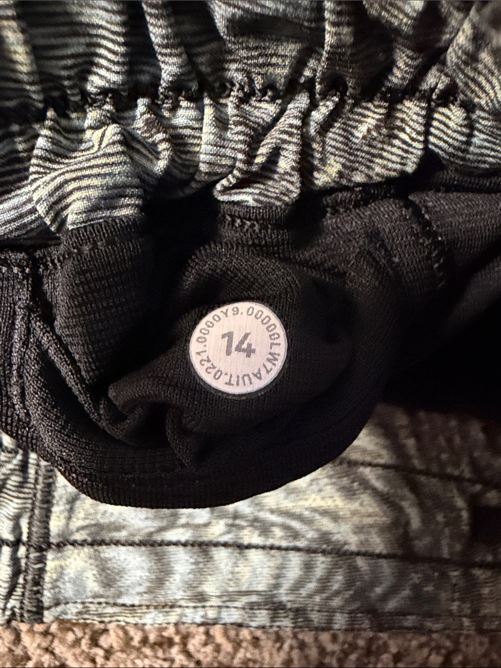 Lululemon Hotty Hot Shorts 4” - Picture 5 of 6